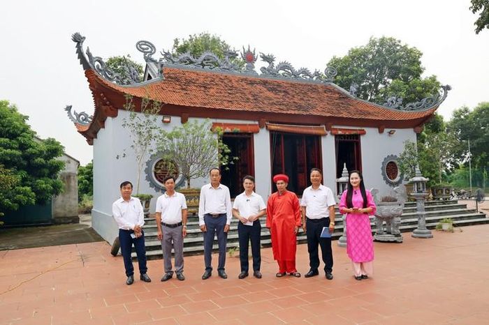 Các đại biểu tham gia phiên livestream giới thiệu Đình Tiến Tiên. Ảnh: HT