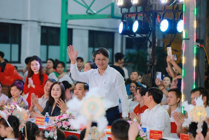 Các đại biểu tham dự chương trình. Ảnh: NT