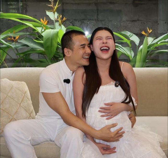 Lương Thế Thành hết mực cưng chiều vợ bầu.