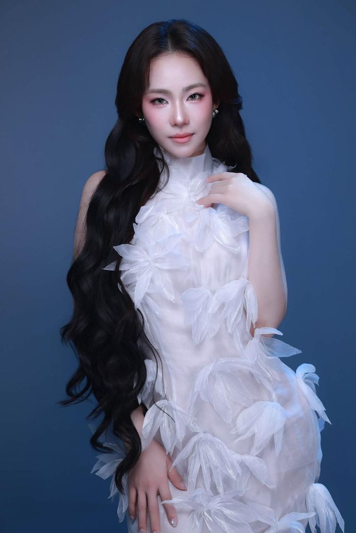Nữ ca sĩ khiến khán giả ngưỡng mộ bởi nhan sắc "lão hóa ngược", không khác gì những cô nàng tuổi đôi mươi.