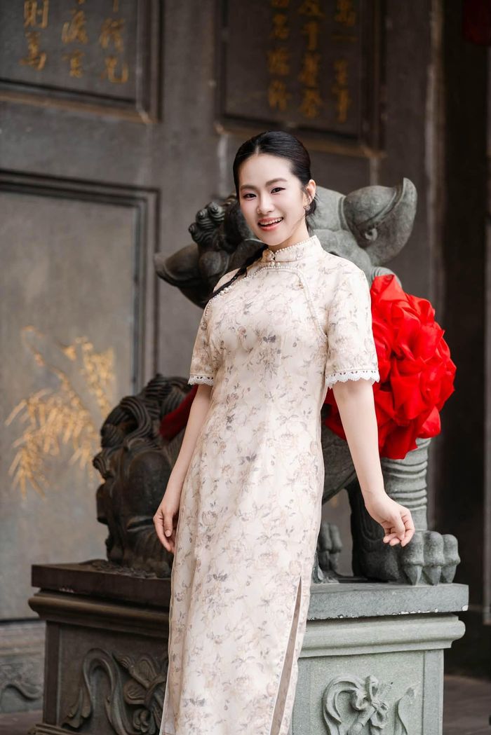 Thời gian gần đây, Lương Bích Hữu gây chú ý khi chia sẻ loạt ảnh đời thường với nhan sắc ngọt ngào, trẻ trung.