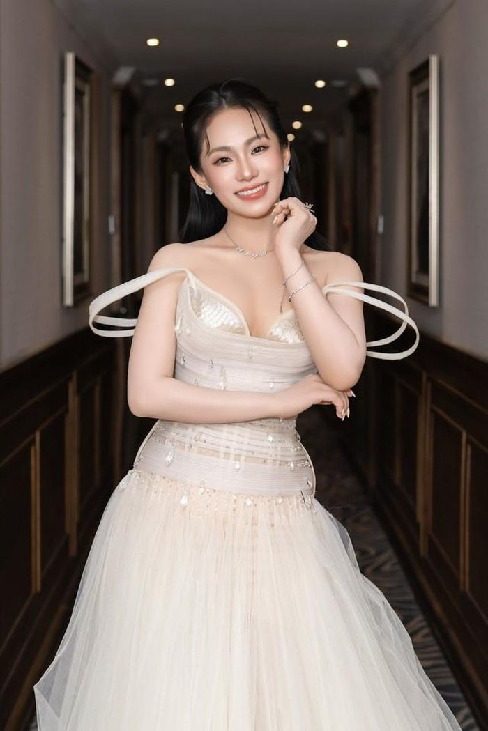 Nhờ quá trình nỗ lực tập luyện, thay đổi chế độ ăn uống và lối sống lành mạnh, tới nay Lương Bích Hữu đã giảm thành công 20kg, sở hữu thân hình cân đối, quyến rũ. Nhiều khán giả đã dành nhiều lời khen cho vẻ đẹp trẻ trung, dường như "bị thời gian bỏ quên" của Lương Bích Hữu.