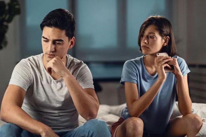 Người đàn ông muốn kiểm soát và muốn nắm giữ đa phần là vì cái tôi của họ quá lớn. Họ đòi hỏi cái gì cũng phải theo ý họ và buộc người phụ nữ phải chấp nhận. Ảnh minh họa