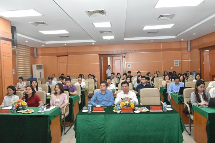 Các đại biểu, học viên tham gia khoá tập huấn. Ảnh: Duy Cường
