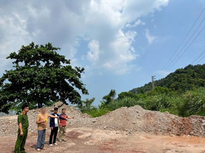 Bãi tập kết bã bê tông thải bỏ phát sinh từ quá trình vận hành Trạm trộn bê tông của Công ty cổ phần bê tông Quảng Ninh. Ảnh: CAQN