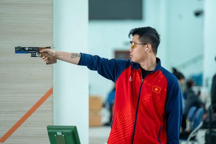 Đương kim vô địch Phạm Quang Huy xuất trận