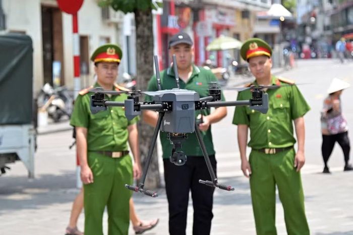 Công an Hà Nội thí điểm sử dụng UAV tuần tra đảm bảo an ninh trật tự, an toàn giao thông, trật tự đô thị