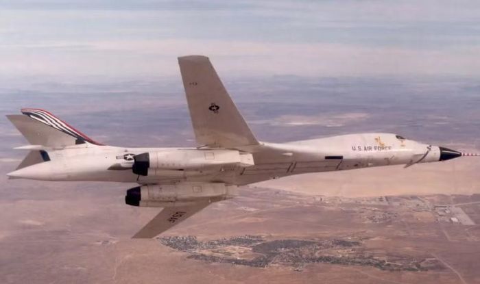 Chương trình B-1 tưởng như kết thúc tại đây. Nhưng chỉ vài năm sau, Tổng thống Ronald Reagan quyết định hồi sinh dự án.