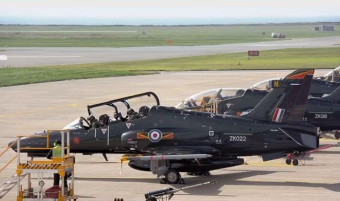 Máy bay huấn luyện Hawk T2 có tốc độ tối đa hơn 1.000 km/h và tầm bay khoảng 2.500 km.