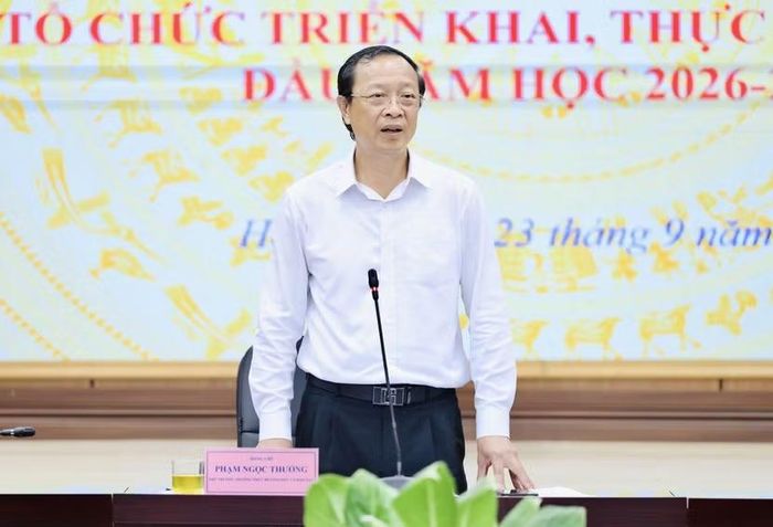 Thứ trưởng Thường trực Bộ GD-ĐT Phạm Ngọc Thưởng yêu cầu tăng cường tiền kiểm suất ăn bán trú