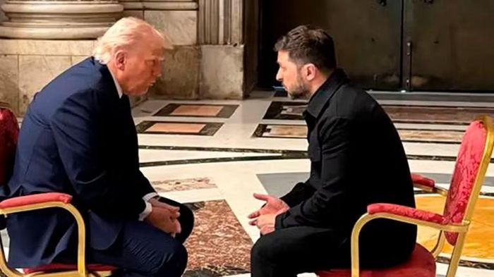Theo ông Zelensky, hai bên đã trao đổi về những bước đi có thể giúp giảm leo thang và mở đường cho ngoại giao. Ukraine cũng đề cập khả năng thiết lập một lệnh ngừng bắn trong lĩnh vực năng lượng với Nga.