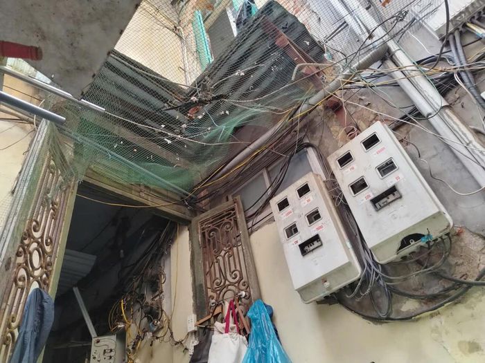 Các khu tập thể, chung cư cũ gặp khó khăn khi cải tạo lại. Ảnh: T.Hằng