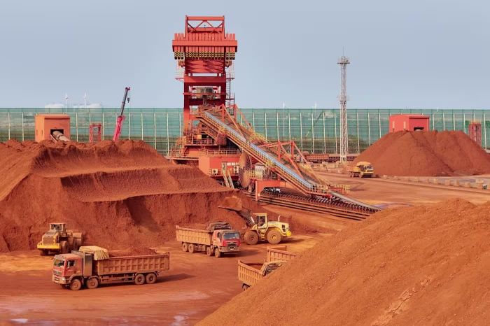  Nhờ kiểm soát nguồn cung đất hiếm, Trung Quốc đang phát huy đòn bẩy kinh tế "ở quy mô lớn và với tốc độ nhanh", theo nhận định của Giáo sư Evan Medeiros từ Đại học Georgetown. Ảnh: Reuters. 