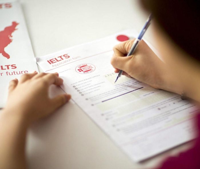 Thí sinh chạy đua luyện thi IELTS để tạo lợi thế vào đại học. Ảnh: BC.