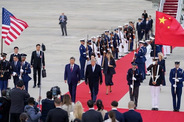 Tổng thống Mỹ Donald Trump (phải) và Chủ tịch Trung Quốc Tập Cận Bình trong chuyến thăm cấp Nhà nước tới Trung Quốc của Tổng thống Mỹ Donald Trump vào tháng 5. Ảnh: Reuters.