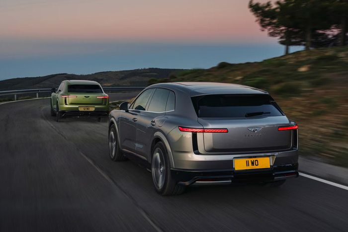 Những chiếc Bentley Torcal sẽ được bàn giao vào quý II/2027. Mức giá chính thức của mẫu xe thuần điện này sẽ được công bố vào thời điểm trên, tuy nhiên chắc chắn sẽ không dưới 200.000 USD.