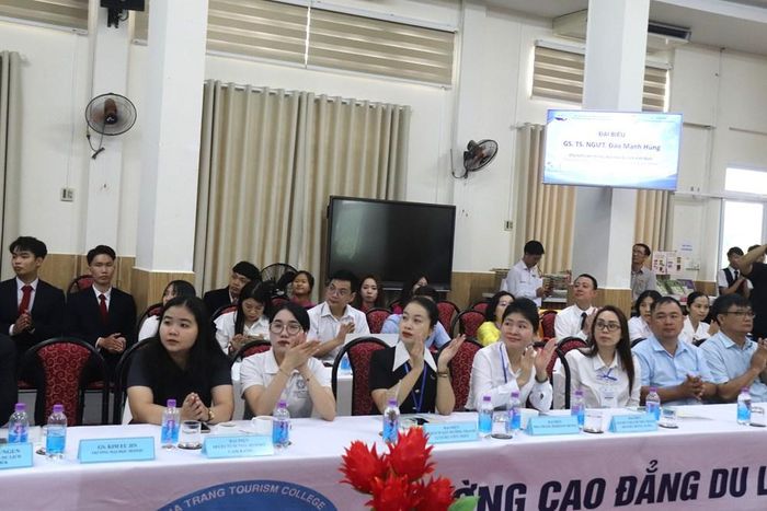 Các đại biểu tại Hội thảo