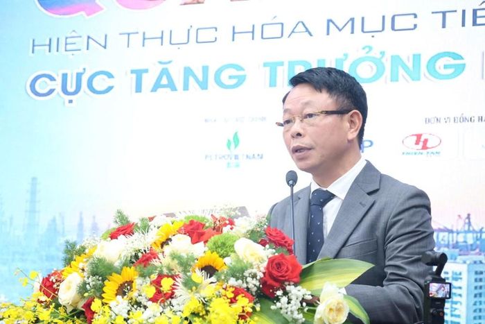 Nhà báo Phùng Công Sưởng, Tổng Biên tập Báo Tiền Phong phát biểu
