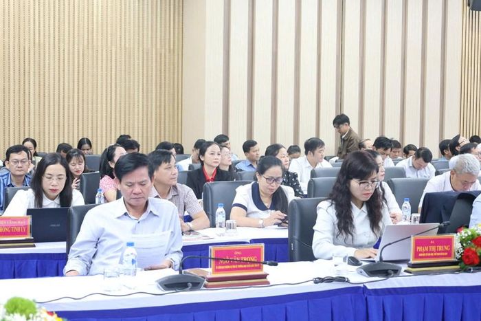 Đại biểu tham dự hội thảo