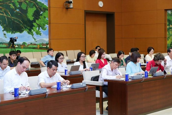 Các đại biểu dự phiên thảo luận