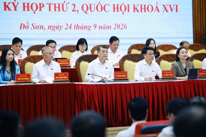 Thủ tướng Lê Minh Hưng và Đoàn đại biểu Quốc hội thành phố Hải Phòng tiếp xúc cử tri thành phố trước Kỳ họp thứ hai Quốc hội khoá XVI. Ảnh: Dương Giang – TTXVN