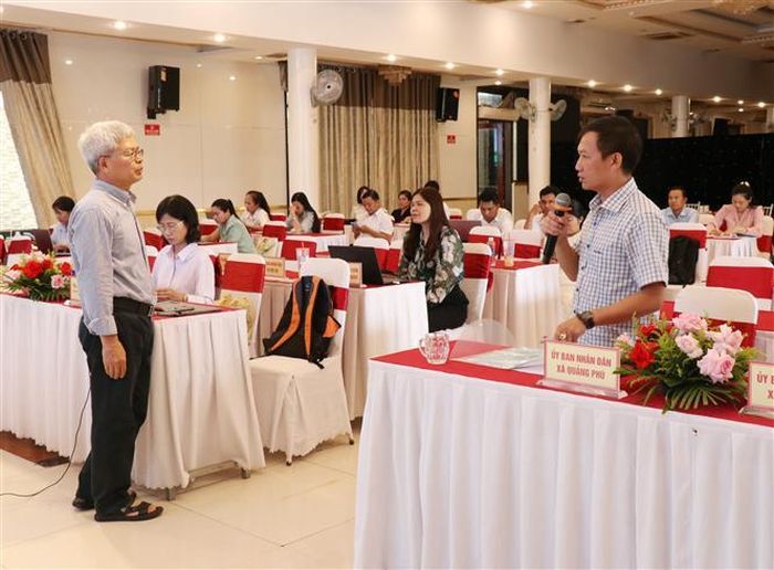 Đại biểu trao đổi về công tác quản lý, bảo tồn và phát huy giá trị Công viên địa chất toàn cầu UNESCO Đắk Nông, tỉnh Lâm Đồng. Ảnh: Nguyễn Huy Thành – TTXVN