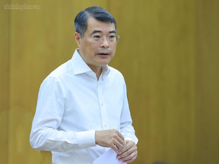 Thủ tướng đề nghị Thành phố quan tâm tập trung phát triển công nghiệp, nhất là các nhóm điện tử, ô tô, cơ khí, kim loại, đóng tàu, công nghiệp hỗ trợ và công nghệ cao - Ảnh: chinhphu.vn/Nhật Bắc