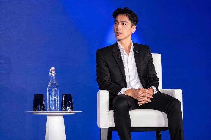 Chủ tịch ACB Trần Hùng Huy chia sẻ những góc nhìn được đúc kết từ kinh nghiệm lãnh đạo và chuyển đổi một ngân hàng niêm yết lớn tại Việt Nam về những câu hỏi đang cùng lúc đặt ra với nhiều doanh nghiệp trên thế giới