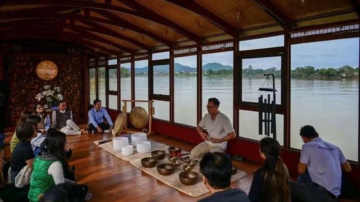 Ngành du lịch Huế tổ chức chuyến trải nghiệm sản phẩm du lịch chăm sóc sức khỏe gần đây bước đầu cho thấy khả năng kết nối các nhóm dịch vụ này. (Ảnh: H. Hải)