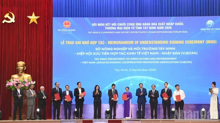 Sở Nông nghiệp và Môi trường Tây Ninh-Hiệp hội xúc tiến hợp tác kinh tế Việt Nam-Nhật Bản trao ghi nhớ hợp tác. (Ảnh THANH PHONG)