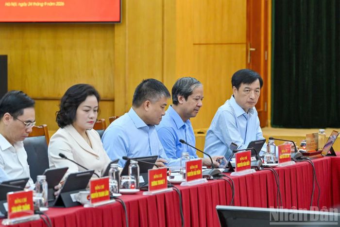 Trưởng Ban Tổ chức Trung ương, Phó Trưởng ban Thường trực Ban Chỉ đạo Nguyễn Duy Ngọc và lãnh đạo các ban, bộ, cơ quan Trung ương dự họp. (Ảnh: THỦY NGUYÊN)