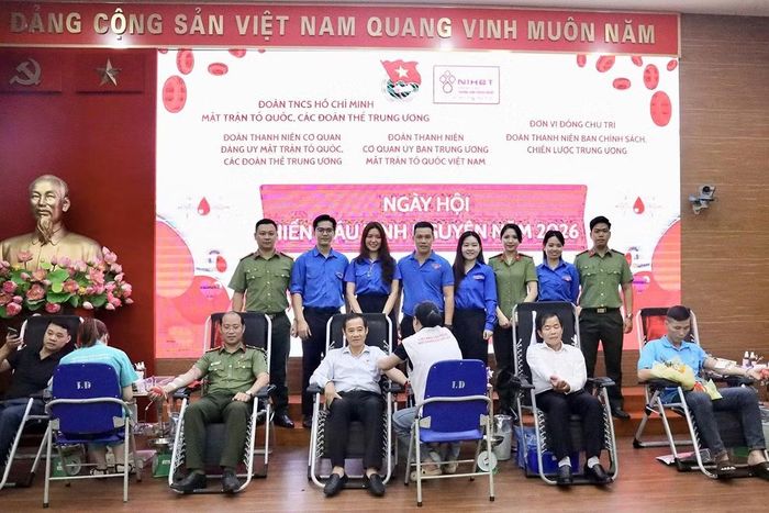 Các đại biểu tham gia hiến máu tình nguyện. (Ảnh: Đoàn Thanh niên Mặt trận Tổ quốc, các đoàn thể Trung ương cung cấp)