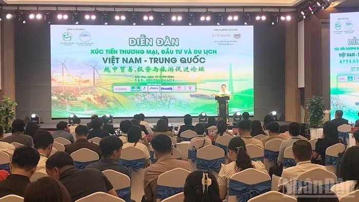 Thành phố Cần Thơ tổ chức Diễn đàn xúc tiến thương mại đầu tư giữa doanh nghiệp Việt Nam-Trung Quốc. (Ảnh: THANH TÂM)