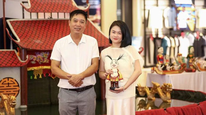 Nghệ sĩ Phan Thanh Liêm và bà Nguyễn Thái Huyền.