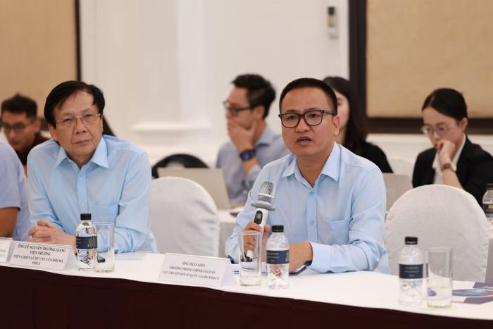 Ông Trần Kiên, Trưởng phòng Chính sách số, Cục Chuyển đổi số quốc gia, Bộ Khoa học và Công nghệ chỉ rõ 6 nhóm điểm nghẽn trong phát triển khoa học, công nghệ, đổi mới sáng tạo và chuyển đổi số. (Ảnh: Ban tổ chức)