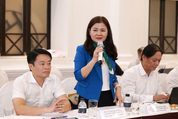 Bà Phạm Thị Ngọc Quyên, Phó Giám đốc Sở Khoa học và Công nghệ thành phố Đà Nẵng chia sẻ từ góc nhìn và kinh nghiệm địa phương. (Ảnh: Ban tổ chức)