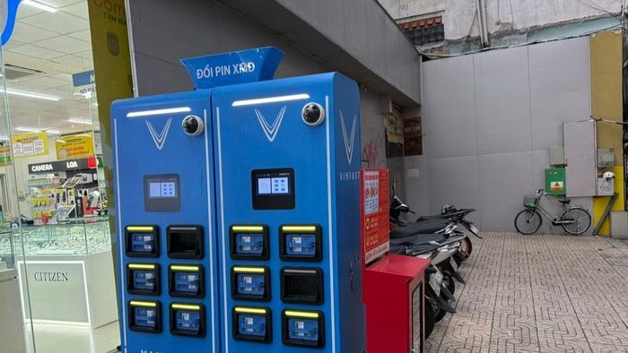 Thành phố Hồ Chí Minh đã công bố gần 5.000 vị trí lắp đặt tủ đổi pin. (Ảnh: VÕ LÊ)