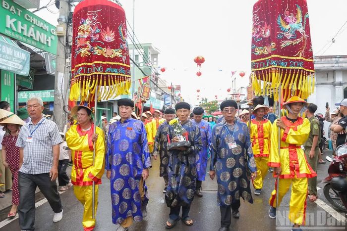 Phần Lễ của Lễ hội Nghinh Ông Thành phố Hồ Chí Minh gồm các nghi thức cúng đại lễ cổ truyền, hát bội; lễ cúng bạn cũ lái xưa tại Lăng Ông Thủy Tướng; hoạt động thả đèn trên biển; lễ Nghinh Ông và Lễ hội Mừng công ngư dân Cần Giờ.