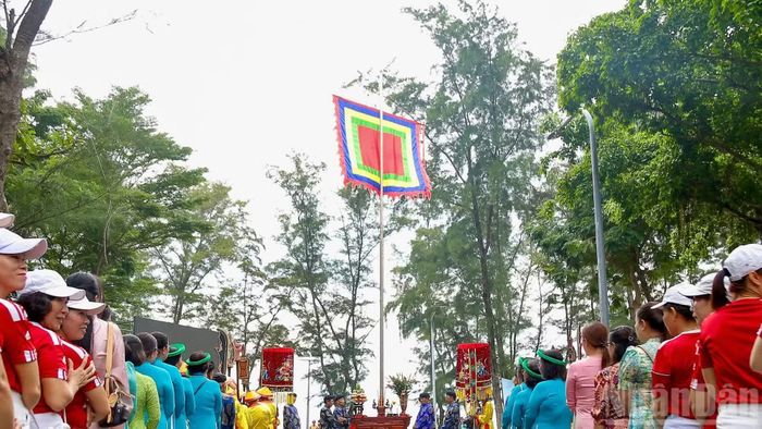 Lễ hội Nghinh Ông Thành phố Hồ Chí Minh năm 2026 tại xã Cần Giờ, khắc họa dấu ấn đậm nét hành trình nam tiến của cư dân miền trung, những người mang nét đẹp văn hóa và tín ngưỡng độc đáo để khai phá vùng đất Cần Giờ.