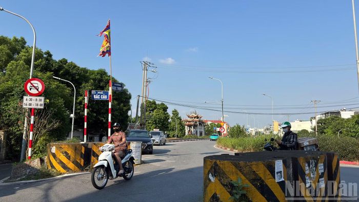 Phương án mới được xác định sẽ có những khu vực di dời, tái thiết hoặc giữ lại, cải tạo, chỉnh trang tùy theo từng vị trí. Riêng Bắc Cầu, diện tích khoảng 35,5ha hiện thuộc nhóm khu dân cư được đề xuất di dời theo quy hoạch phòng, chống lũ và quy hoạch đê điều.