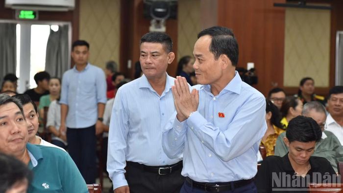 Đồng chí Trần Lưu Quang tham gia buổi tiếp xúc cử tri chiều ngày 24/9. (Ảnh: VƯƠNG LÊ)