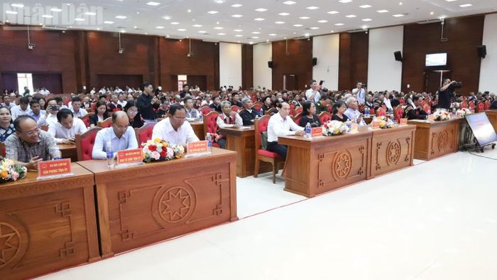 Các đại biểu dự hội nghị. (Ảnh: CÔNG LÝ)