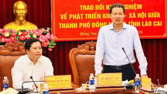 Bí thư Thành ủy Đồng Nai Vũ Hồng Văn phát biểu tại buổi làm việc. (Ảnh: THIÊN VƯƠNG)