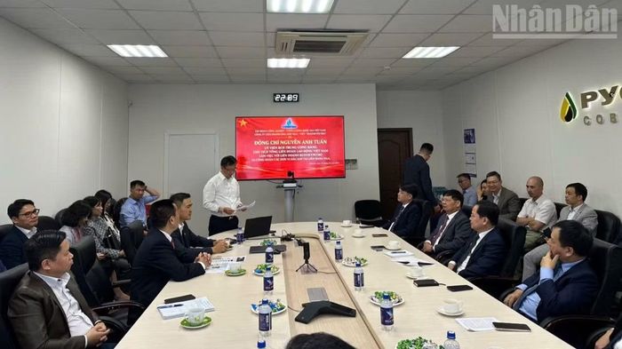 Đoàn đại biểu Tổng Liên đoàn Lao động Việt Nam đã đến thăm, động viên tập thể người lao động tại Liên doanh Rusvietpetro.
