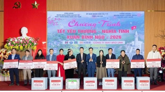 Công đoàn Agribank phối hợp chính quyền địa phương tổ chức chương trình "Tết yêu thương-Nghĩa tình Xuân Bính Ngọ 2026" tại Y Tý. (Ảnh Agribank)