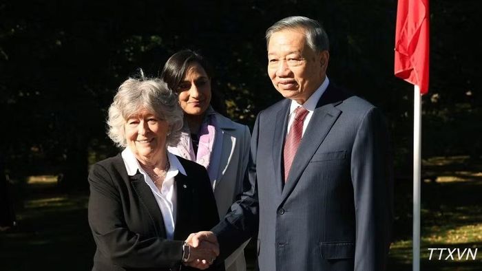 Toàn quyền Canada Louise Arbour đón Tổng Bí thư, Chủ tịch nước Tô Lâm. (Ảnh: TTXVN)