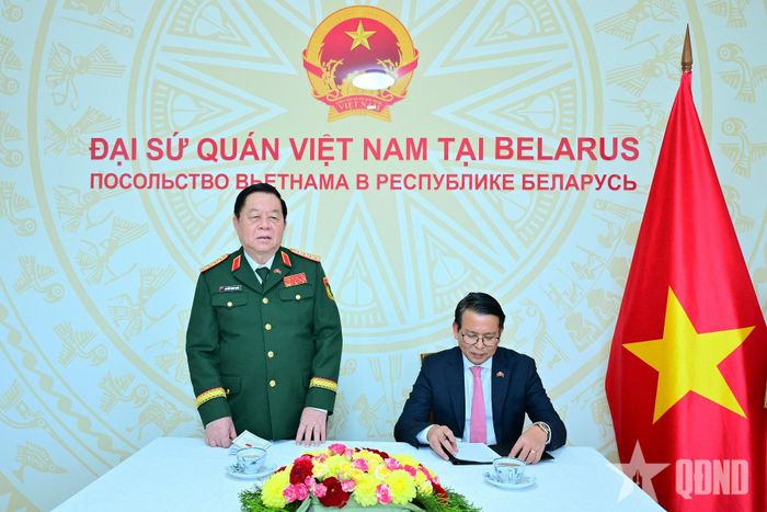Đại tướng Nguyễn Trọng Nghĩa phát biểu. 