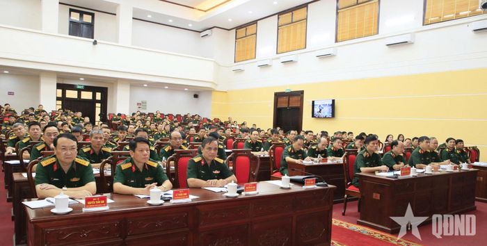  Các đại biểu tham dự hội nghị. 