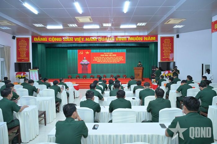 Quang cảnh khai mạc tập huấn.  