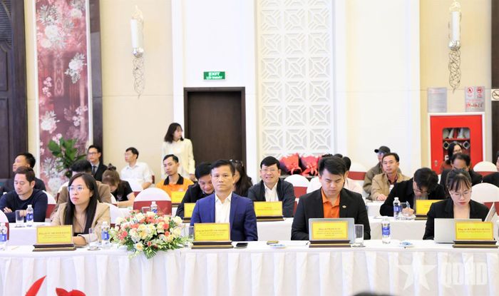 Đại biểu tham dự diễn đàn.